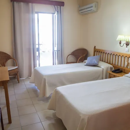 Tres Jotas Conil 2* Conil De La Frontera