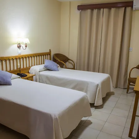 Tres Jotas Conil 2* Conil De La Frontera