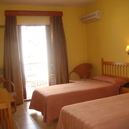 Tres Jotas Conil 2* 콘일데라프론테라