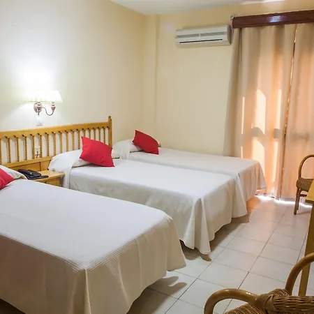Hotel Tres Jotas Conil 2*