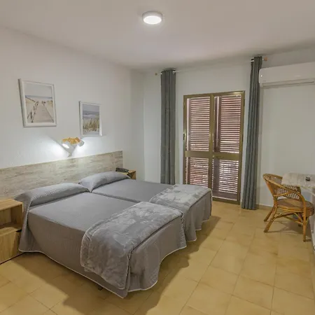 Tres Jotas Conil Hotel 2*