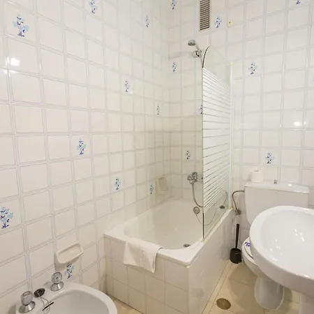 Hotel Tres Jotas Conil 2*